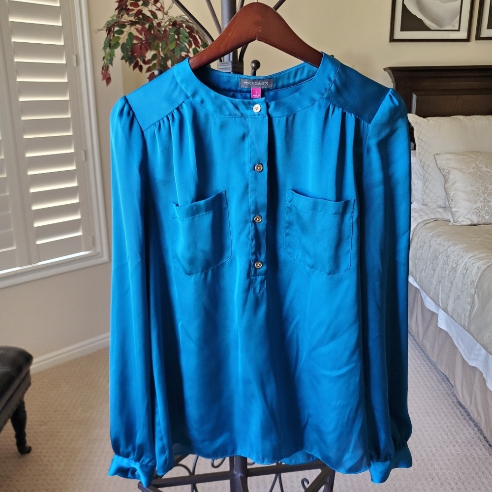 3/$15 Vince Camuto Silky Blouse